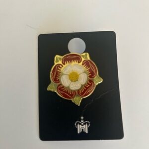 Lapel Pin Royal Collection Trust Red White Gold Tudor Rose, Authentic Design